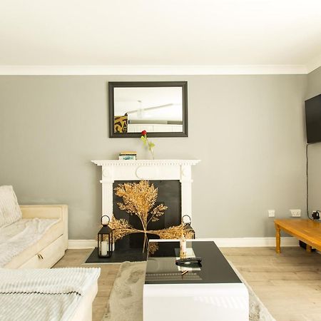 Modern Elegant Central Apt With Parking Дублин Экстерьер фото