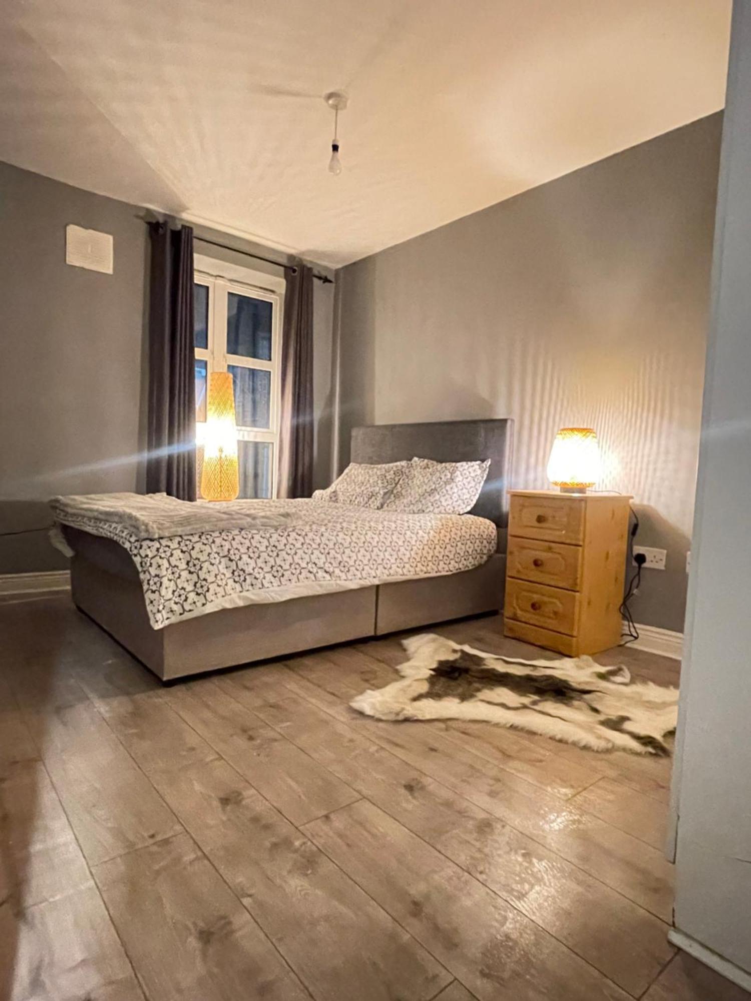 Modern Elegant Central Apt With Parking Дублин Экстерьер фото